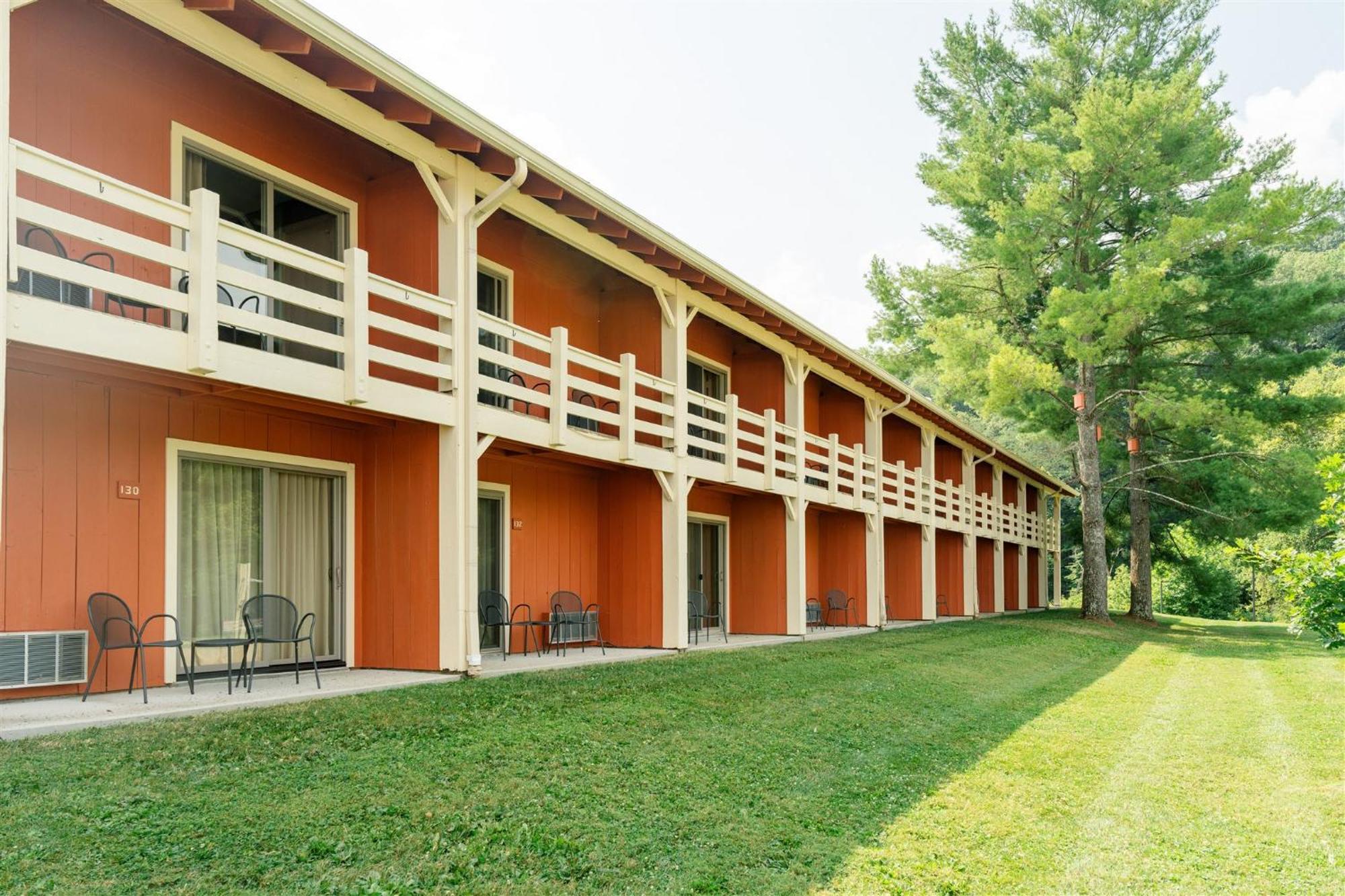 Brown County Inn Нашвил Екстериор снимка