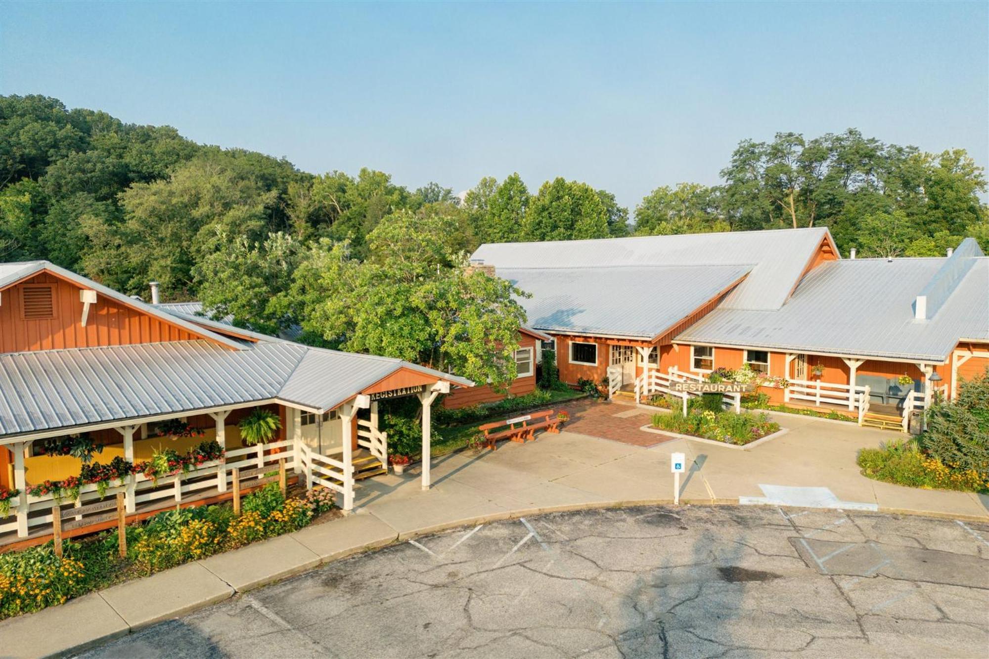 Brown County Inn Нашвил Екстериор снимка