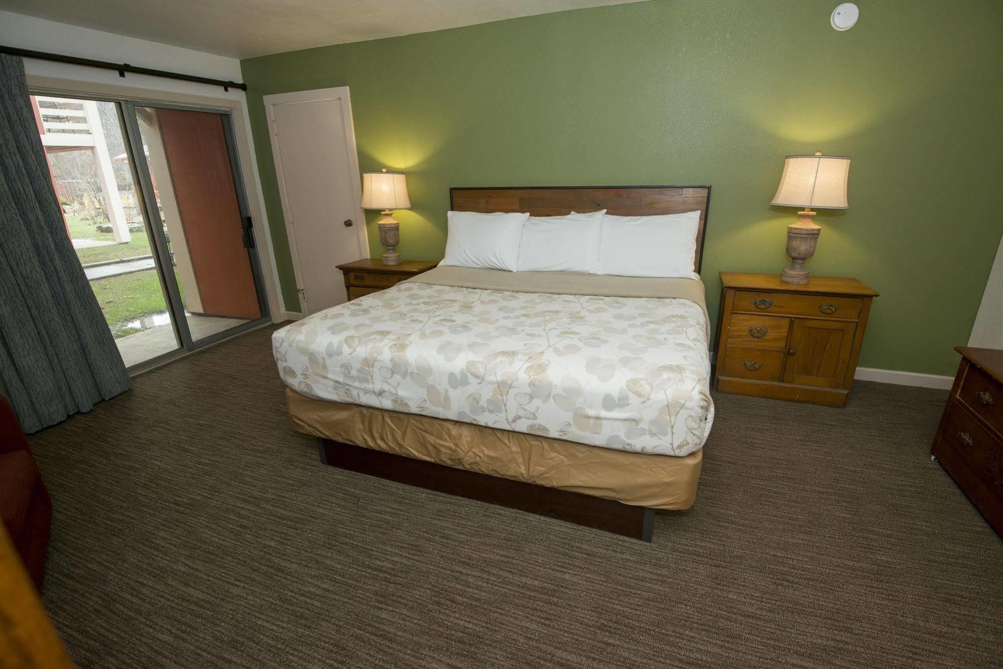 Brown County Inn Нашвил Екстериор снимка
